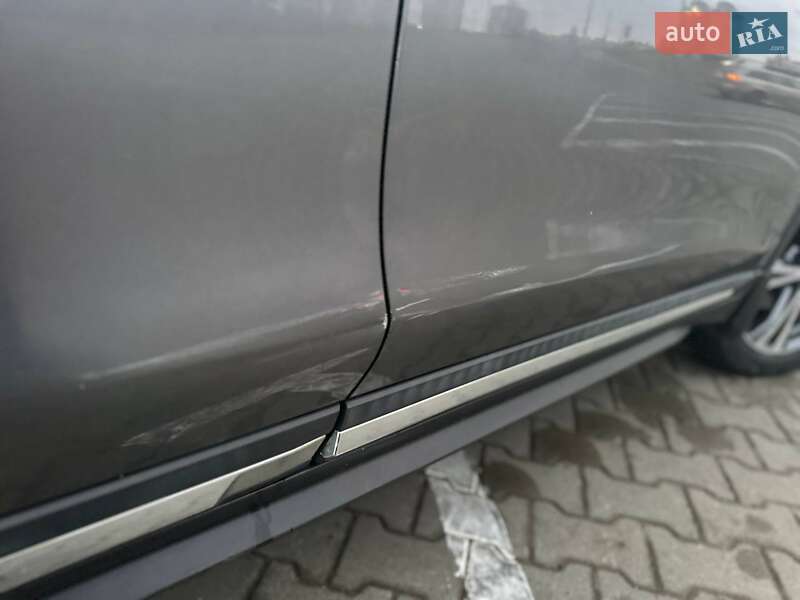 Внедорожник / Кроссовер Nissan Rogue 2017 в Харькове