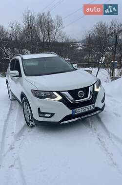 Позашляховик / Кросовер Nissan Rogue 2016 в Старому Самборі
