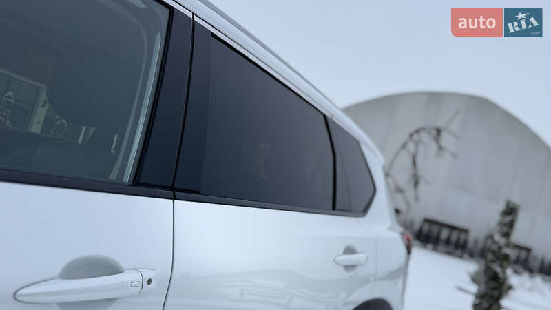 Внедорожник / Кроссовер Nissan Rogue 2024 в Ровно