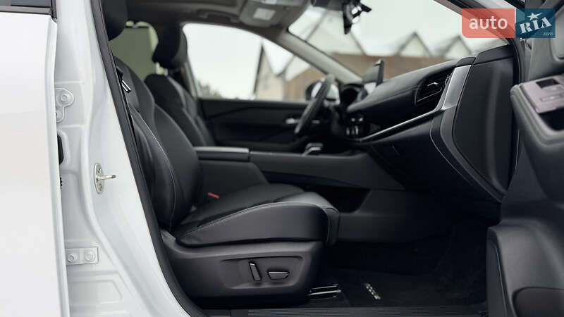 Внедорожник / Кроссовер Nissan Rogue 2024 в Ровно