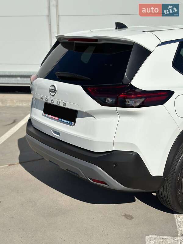 Внедорожник / Кроссовер Nissan Rogue 2023 в Киеве