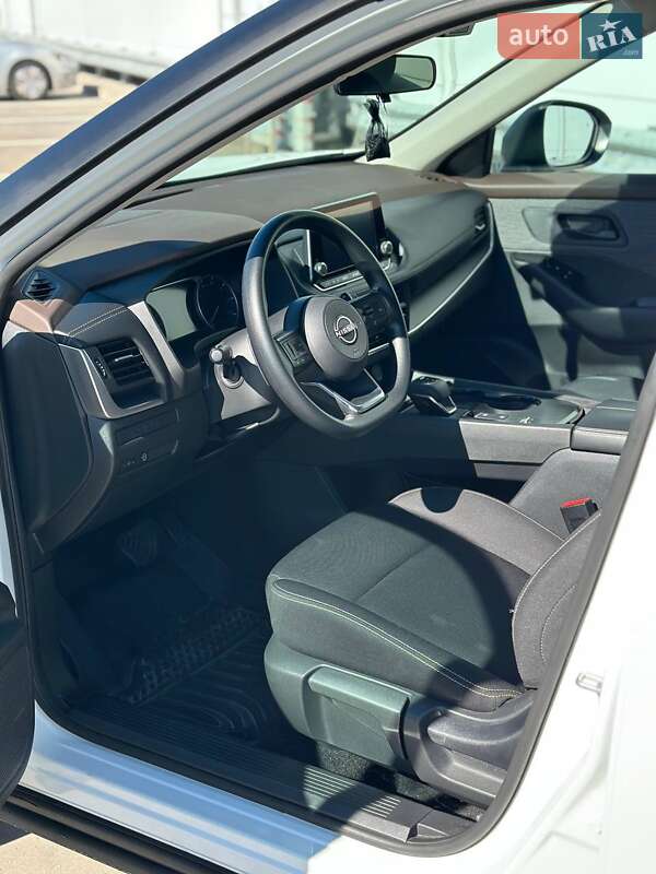 Внедорожник / Кроссовер Nissan Rogue 2023 в Киеве