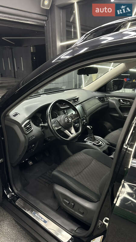 Внедорожник / Кроссовер Nissan Rogue 2017 в Днепре