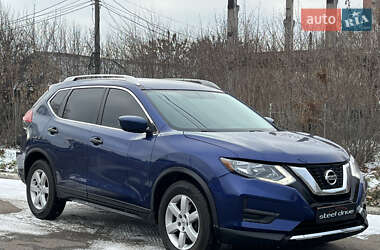 Внедорожник / Кроссовер Nissan Rogue 2017 в Николаеве