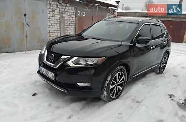 Внедорожник / Кроссовер Nissan Rogue 2017 в Киеве