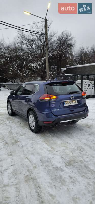 Внедорожник / Кроссовер Nissan Rogue 2017 в Ужгороде