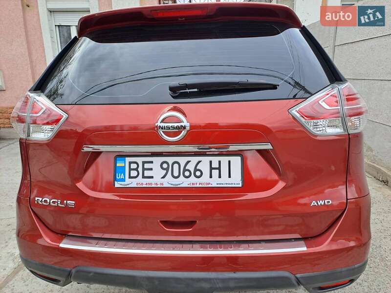 Внедорожник / Кроссовер Nissan Rogue 2015 в Николаеве