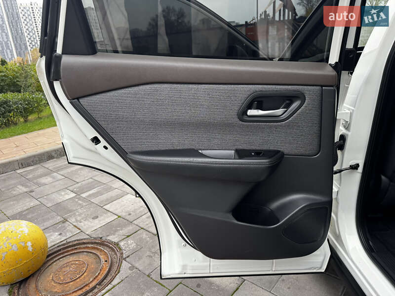 Внедорожник / Кроссовер Nissan Rogue 2021 в Киеве