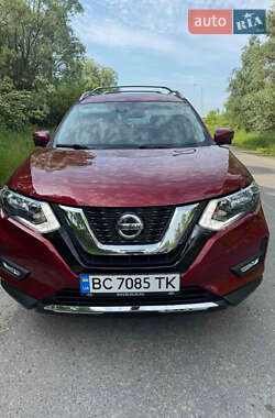 Позашляховик / Кросовер Nissan Rogue 2017 в Львові