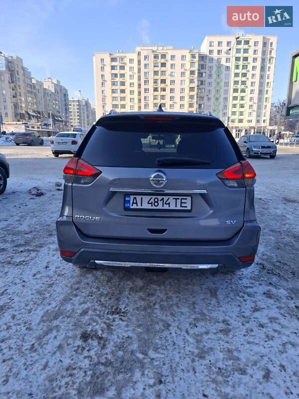 Внедорожник / Кроссовер Nissan Rogue 2016 в Вишневом