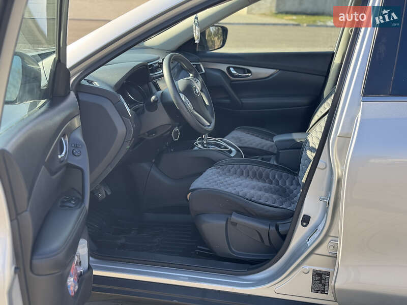 Внедорожник / Кроссовер Nissan Rogue 2016 в Болграде