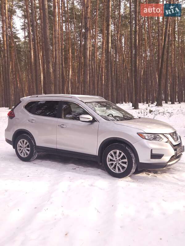 Внедорожник / Кроссовер Nissan Rogue 2018 в Сумах