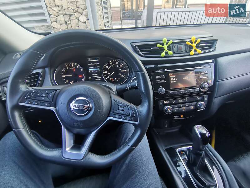 Внедорожник / Кроссовер Nissan Rogue 2016 в Черкассах