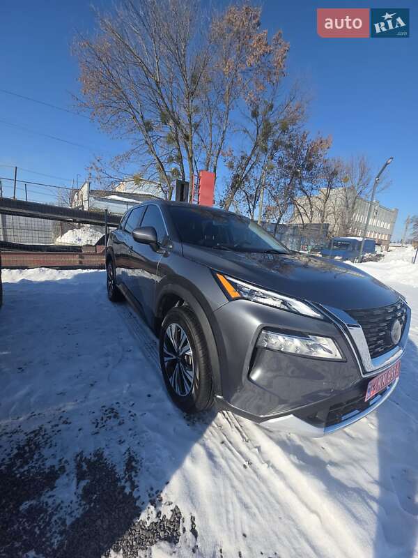 Внедорожник / Кроссовер Nissan Rogue 2023 в Ровно