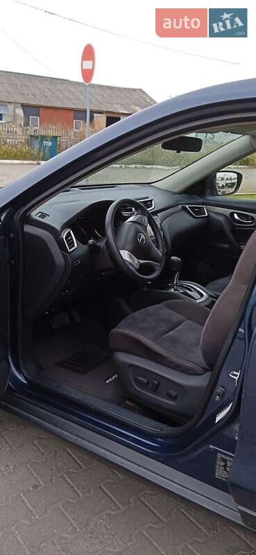 Внедорожник / Кроссовер Nissan Rogue 2015 в Луцке