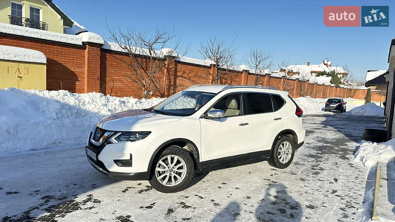 Внедорожник / Кроссовер Nissan Rogue 2017 в Львове