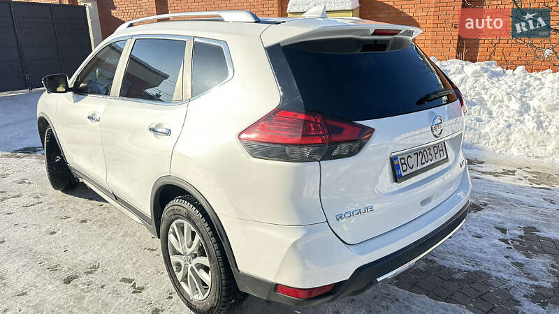 Внедорожник / Кроссовер Nissan Rogue 2017 в Львове