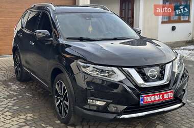 Позашляховик / Кросовер Nissan Rogue 2017 в Кіцмані