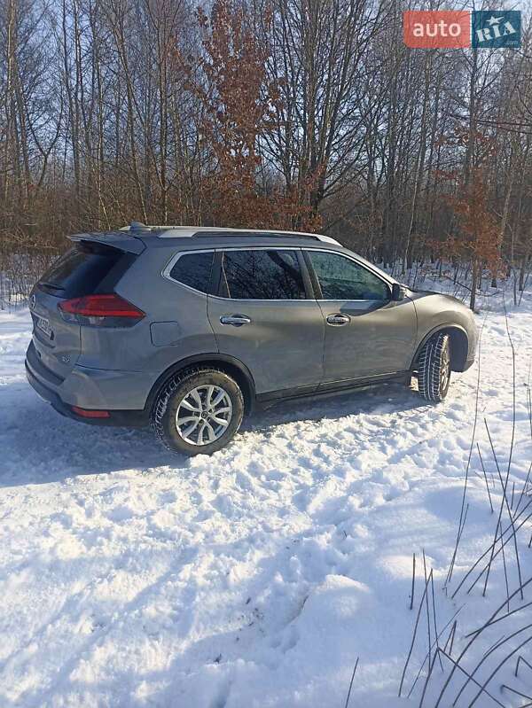 Внедорожник / Кроссовер Nissan Rogue 2017 в Киеве