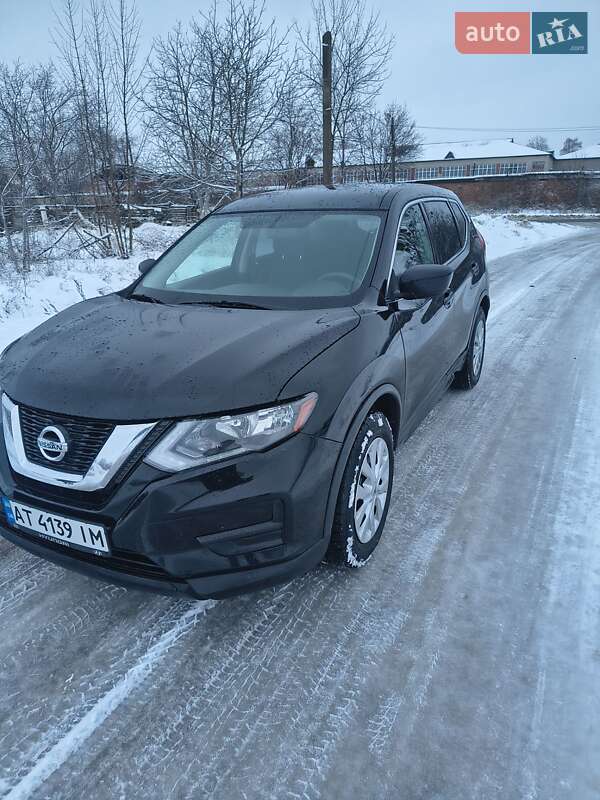 Внедорожник / Кроссовер Nissan Rogue 2016 в Калуше