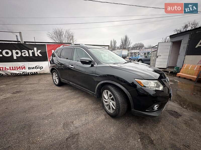 Внедорожник / Кроссовер Nissan Rogue 2014 в Запорожье