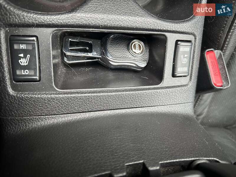 Внедорожник / Кроссовер Nissan Rogue 2014 в Запорожье