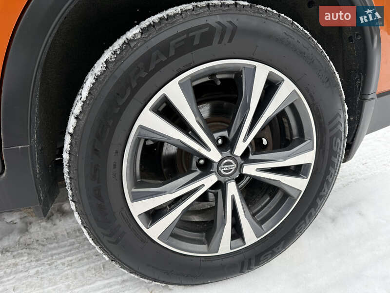 Внедорожник / Кроссовер Nissan Rogue 2019 в Фастове