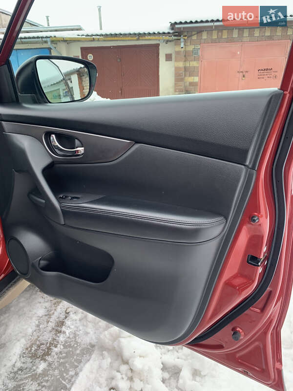 Внедорожник / Кроссовер Nissan Rogue 2016 в Чорткове