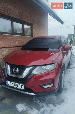 Внедорожник / Кроссовер Nissan Rogue 2016 в Львове