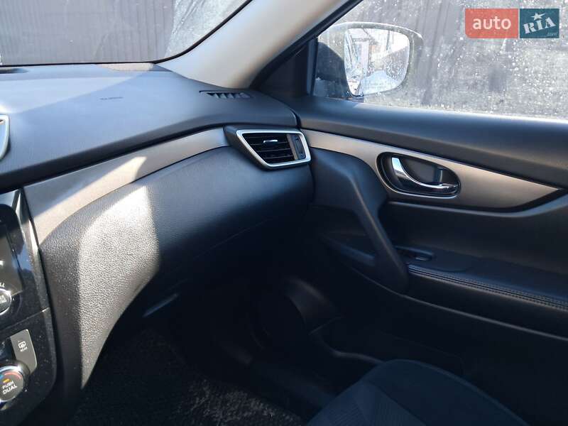 Внедорожник / Кроссовер Nissan Rogue 2015 в Виннице