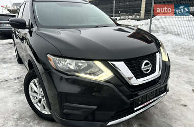 Внедорожник / Кроссовер Nissan Rogue 2017 в Львове