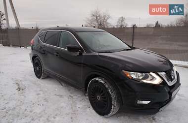 Позашляховик / Кросовер Nissan Rogue 2017 в Сарнах