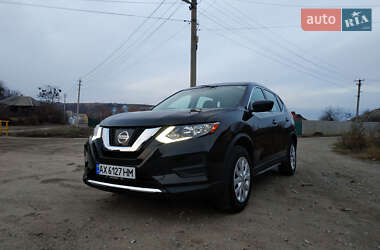 Позашляховик / Кросовер Nissan Rogue 2017 в Зміїві