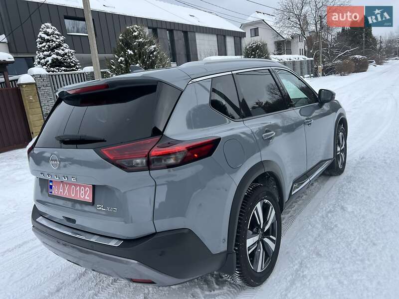 Внедорожник / Кроссовер Nissan Rogue 2023 в Киеве