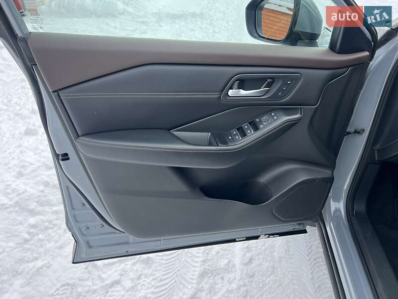 Внедорожник / Кроссовер Nissan Rogue 2023 в Киеве