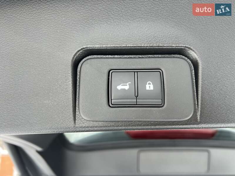 Внедорожник / Кроссовер Nissan Rogue 2023 в Киеве