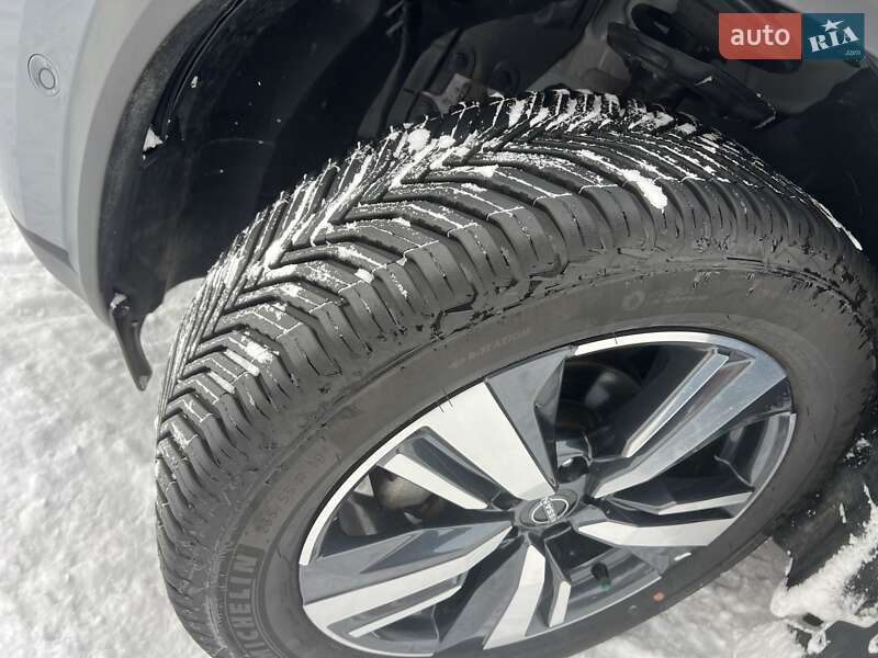 Внедорожник / Кроссовер Nissan Rogue 2023 в Киеве