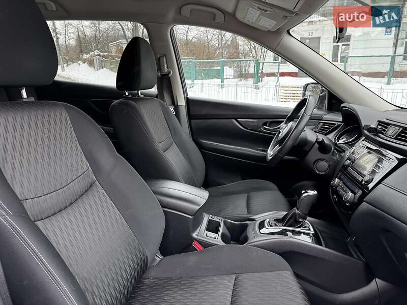 Внедорожник / Кроссовер Nissan Rogue 2016 в Киеве