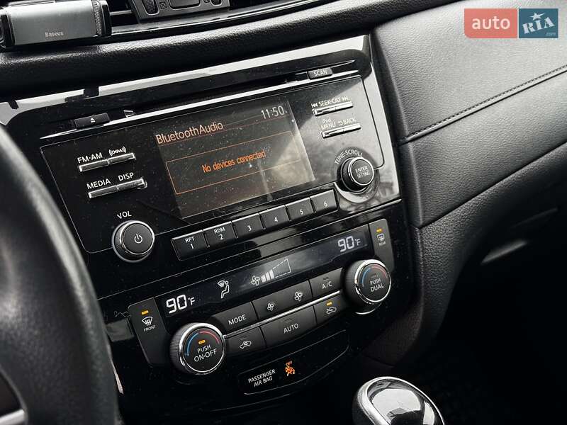 Внедорожник / Кроссовер Nissan Rogue 2016 в Киеве