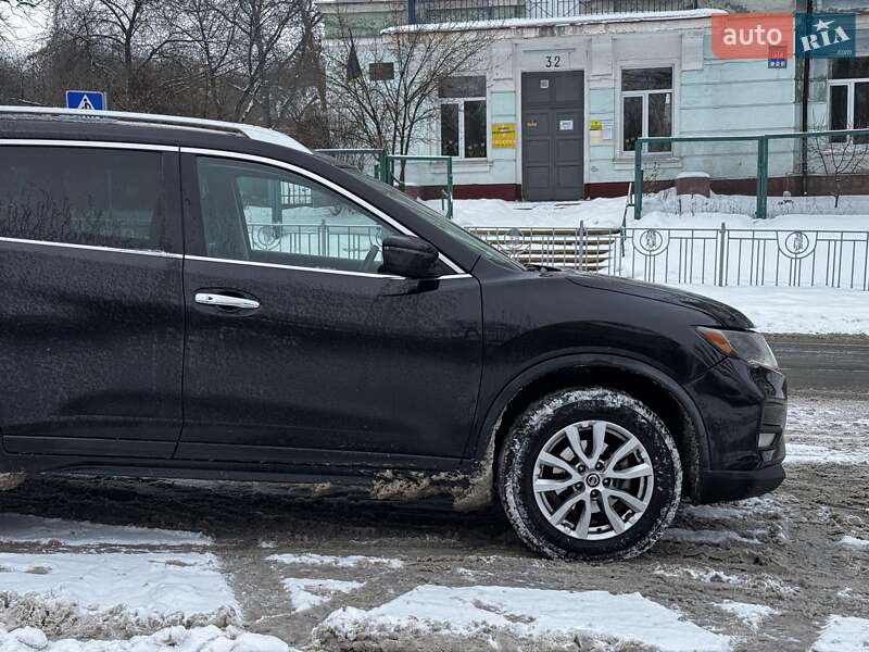 Внедорожник / Кроссовер Nissan Rogue 2016 в Киеве
