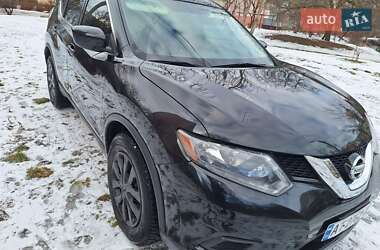 Внедорожник / Кроссовер Nissan Rogue 2016 в Черновцах