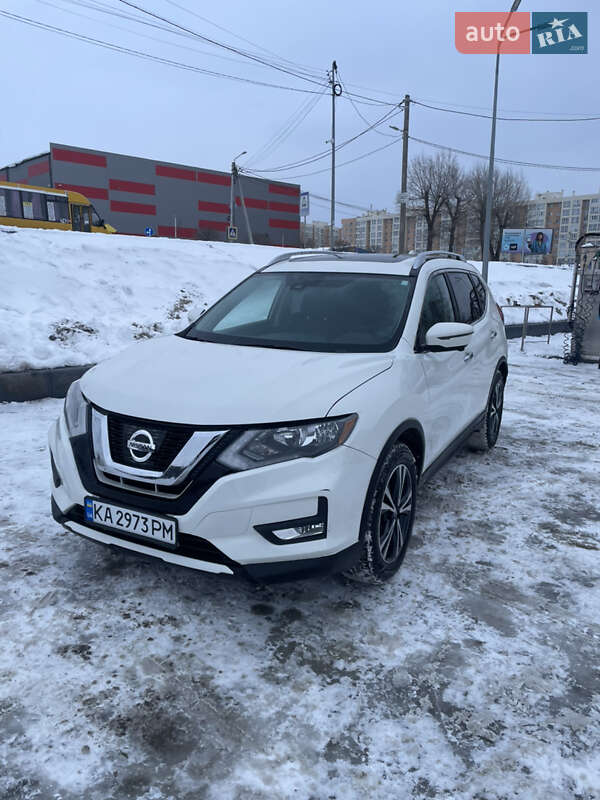 Внедорожник / Кроссовер Nissan Rogue 2019 в Киеве