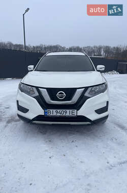 Внедорожник / Кроссовер Nissan Rogue 2017 в Полтаве