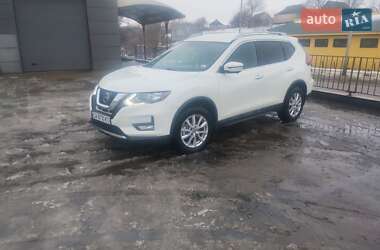 Позашляховик / Кросовер Nissan Rogue 2017 в Городищеві