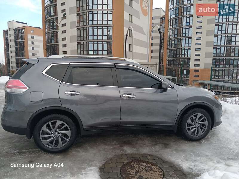 Внедорожник / Кроссовер Nissan Rogue 2016 в Ивано-Франковске