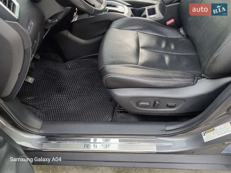 Внедорожник / Кроссовер Nissan Rogue 2016 в Ивано-Франковске
