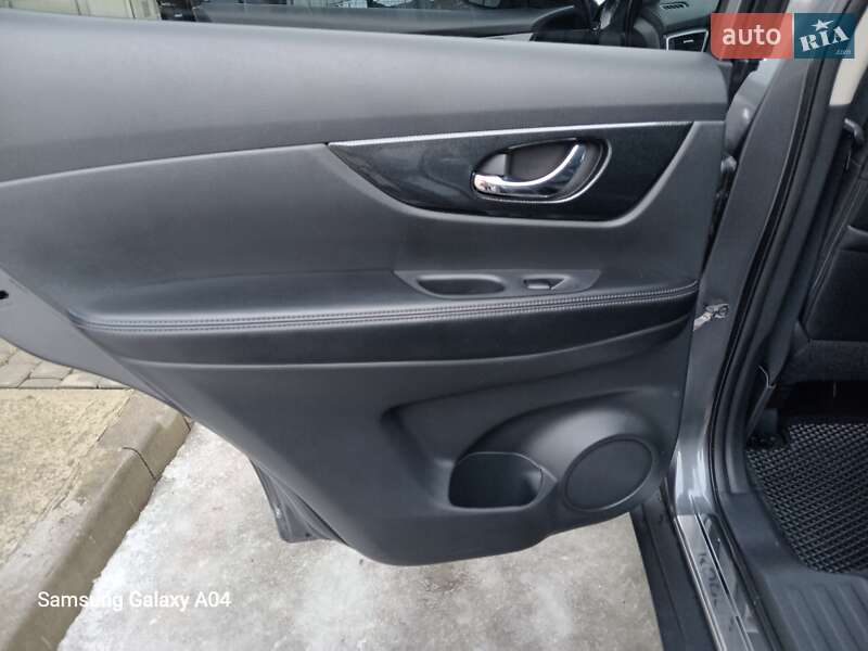 Внедорожник / Кроссовер Nissan Rogue 2016 в Ивано-Франковске