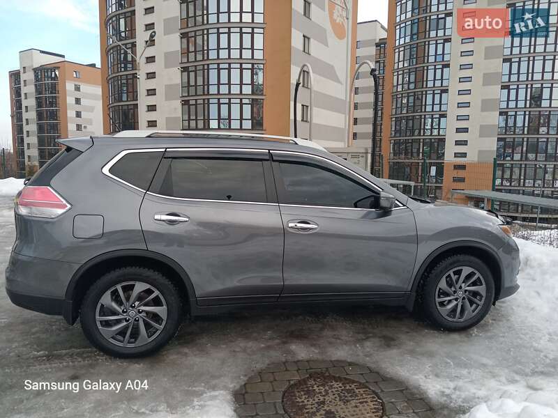 Внедорожник / Кроссовер Nissan Rogue 2016 в Ивано-Франковске