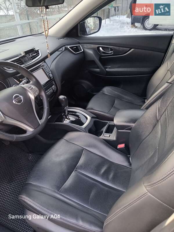 Внедорожник / Кроссовер Nissan Rogue 2016 в Ивано-Франковске