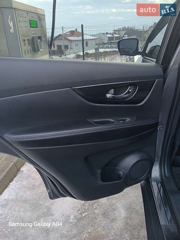 Внедорожник / Кроссовер Nissan Rogue 2016 в Ивано-Франковске